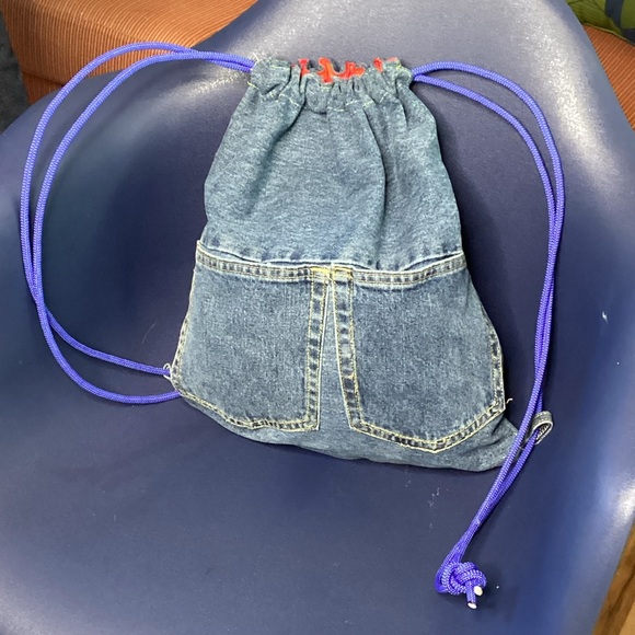 Mini the Drawstring Backpack - Picture 3 of 7